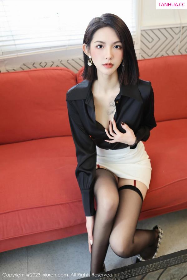   [XiuRen]高清写真图 2023.03.03 No.6356 乔一一 黑丝短裙第11张图片